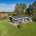 Rosabella - 600m From The Sea By Interhome *